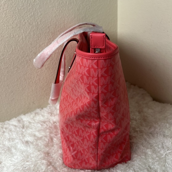 Michael Kors Carter Tote - Picture 4 of 7